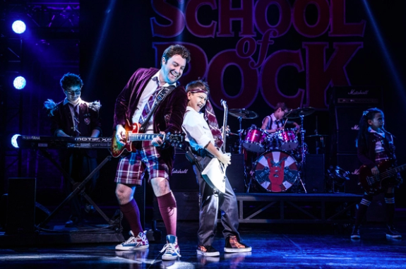 Wake Up With BWW 10/24: FUNNY GIRL Revival Details, Glimpse at MARY POPPINS RETURNS, and More! Image