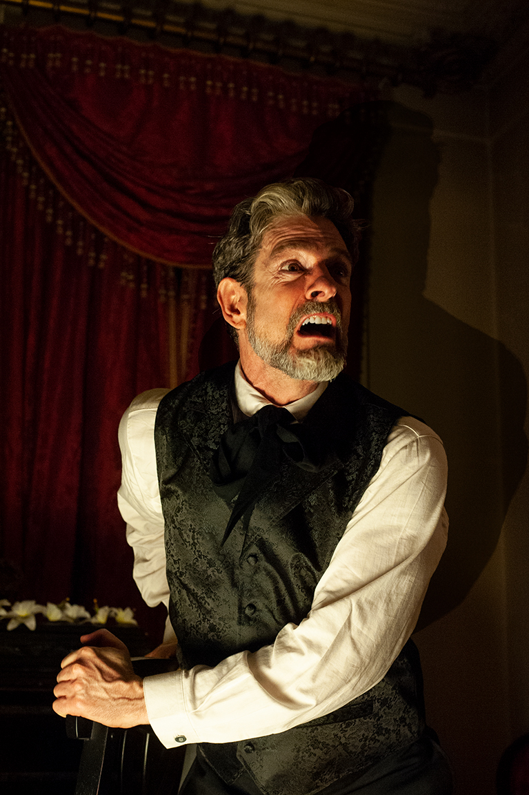 Review: John Kevin Jones is Both Ghoulish and Exquisite in KILLING AN EVENING WITH EDGAR ALLAN POE 