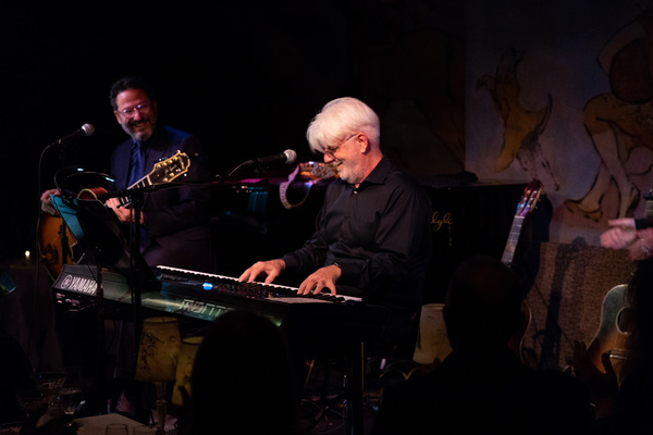 Photo Flash: Michael McDonald Makes Cafe Carlyle Debut! Image