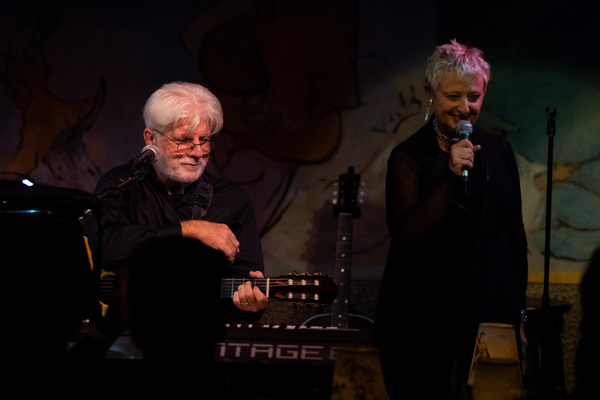 Photo Flash: Michael McDonald Makes Cafe Carlyle Debut! Image
