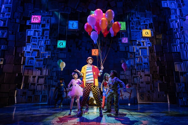 Photo Flash: First Look at Hayden Tee, Gina Beck, and the New Cast of Royal Shakespeare Company's MATILDA Image