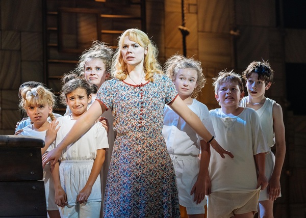 Photo Flash: First Look at Hayden Tee, Gina Beck, and the New Cast of Royal Shakespeare Company's MATILDA Image