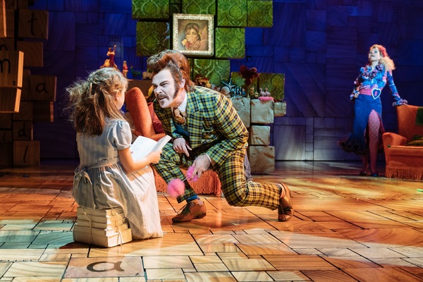 Photo Flash: First Look at Hayden Tee, Gina Beck, and the New Cast of Royal Shakespeare Company's MATILDA Image