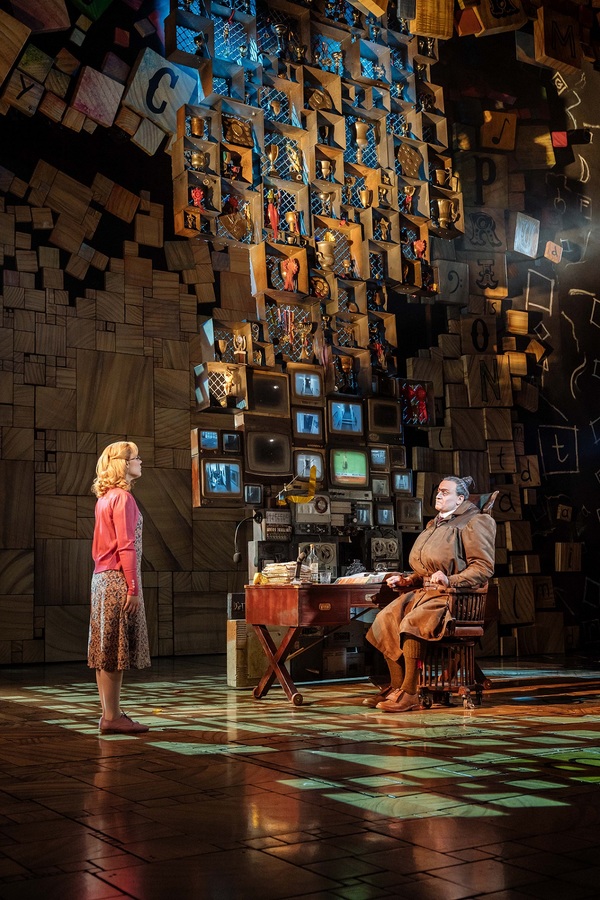 Photo Flash: First Look at Hayden Tee, Gina Beck, and the New Cast of Royal Shakespeare Company's MATILDA Image