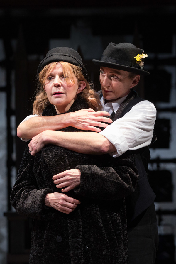 Photo Flash: First Look at Folger Shakespeare's KING JOHN Image