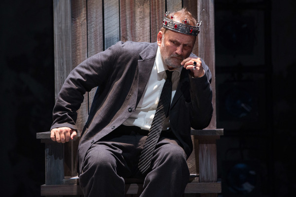 Photo Flash: First Look at Folger Shakespeare's KING JOHN Image
