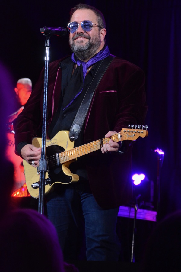Photo Coverage: THE MAVERICKS Play Tarrytown Music Hall Image