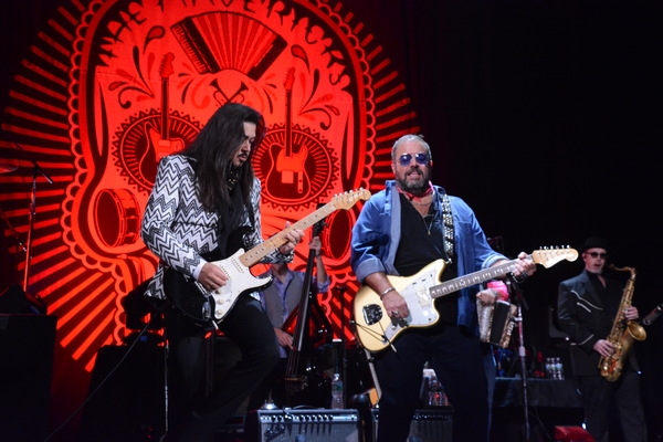 Photo Coverage: THE MAVERICKS Play Tarrytown Music Hall Image