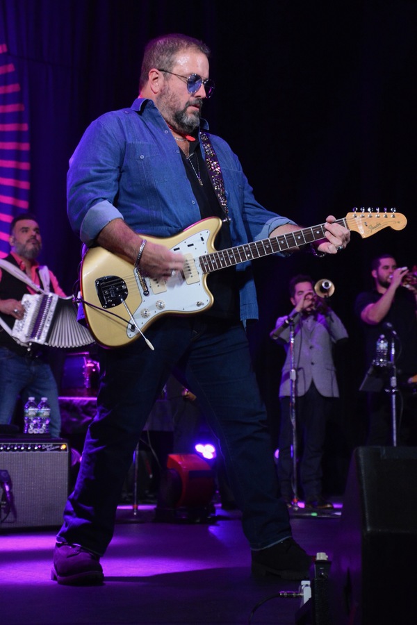 Photo Coverage: THE MAVERICKS Play Tarrytown Music Hall Image