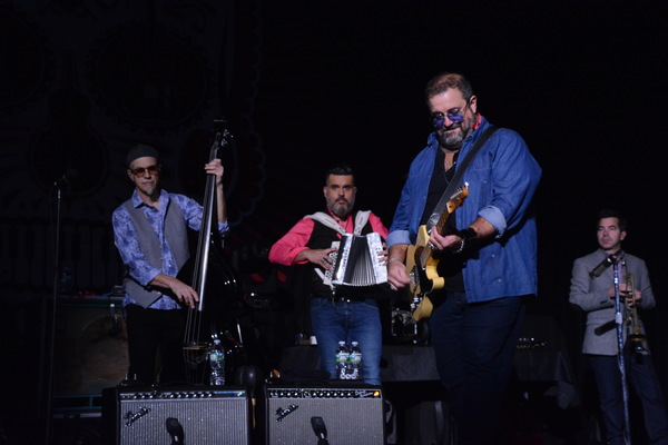 Photo Coverage: THE MAVERICKS Play Tarrytown Music Hall Image