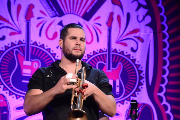 Photo Coverage: THE MAVERICKS Play Tarrytown Music Hall Image