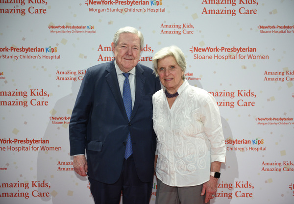 Photo Flash: Leslie Odom, Jr. Performs at NewYork-Presbyterian's Amazing Kids, Amazing Care Dinner Image