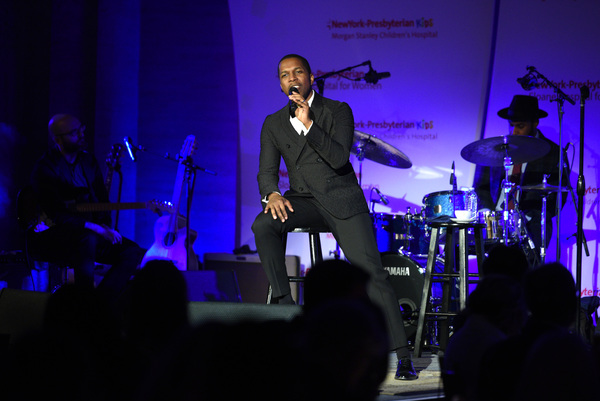 Photo Flash: Leslie Odom, Jr. Performs at NewYork-Presbyterian's Amazing Kids, Amazing Care Dinner Image