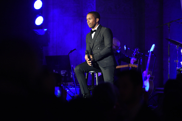 Photo Flash: Leslie Odom, Jr. Performs at NewYork-Presbyterian's Amazing Kids, Amazing Care Dinner Image