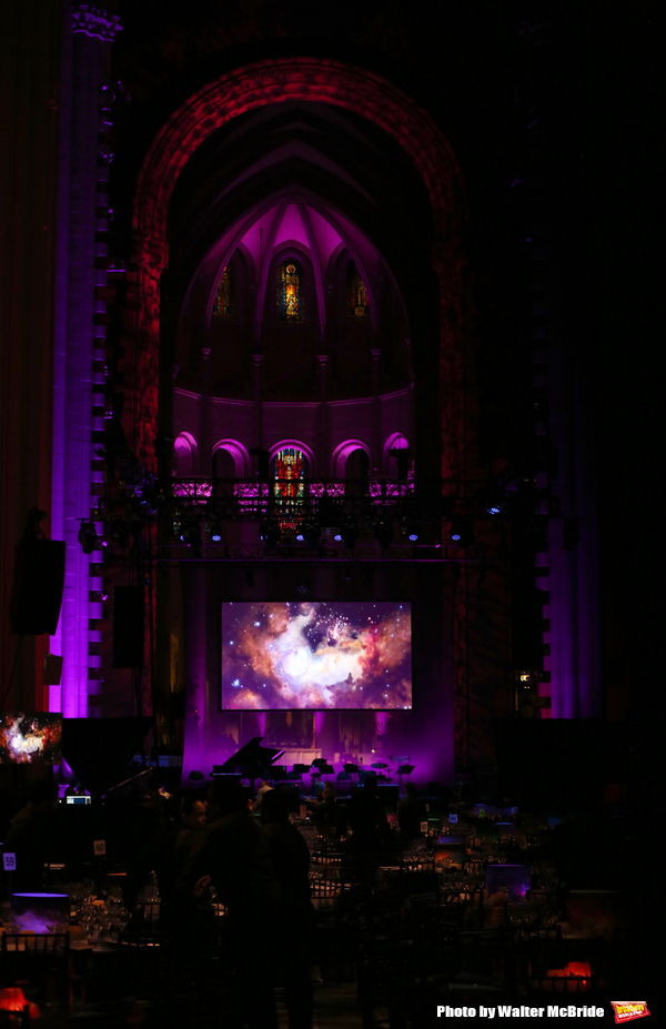 Photo Coverage: Inside Bette Midler's Annual HULAWEEN - 'In the Cosmos' Image