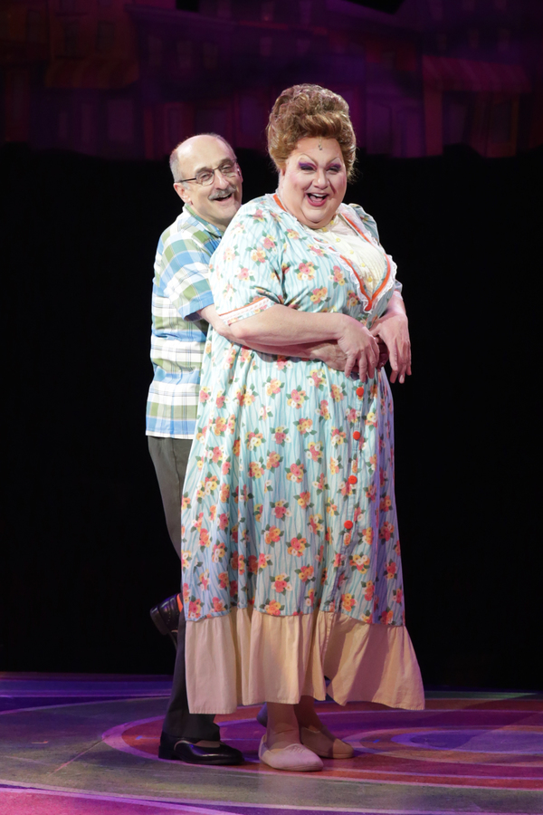 Philip Hoffman (Wilbur Turnblad) and Blake Hammond (Edna Turnblad) Photo