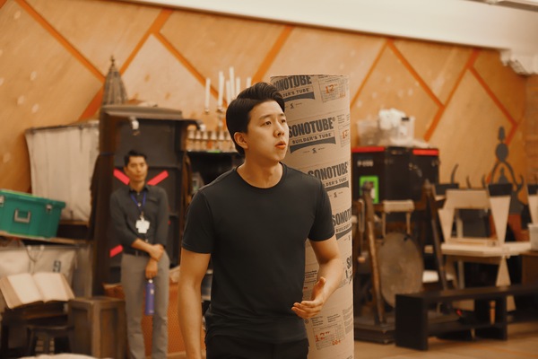 Photo Coverage: Getting To Know The Cast of THE KING AND I National Tour! Image