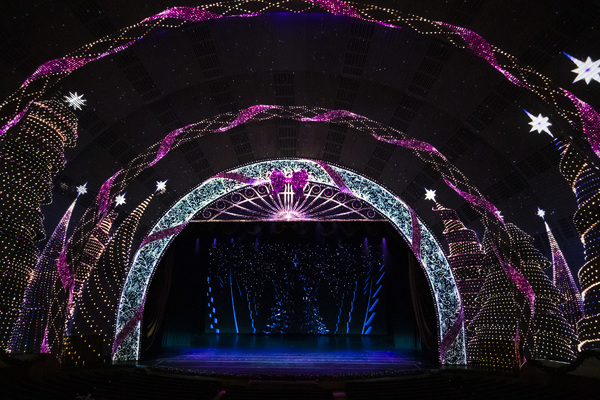Photo Flash: First Look at the Groundbreaking New Technology in the 2018 CHRISTMAS SPECTACULAR Image