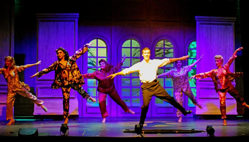 Review: IRVING BERLIN'S HOLIDAY INN Kicks Off The Holiday Season With Style at Cumberland County Playhouse 