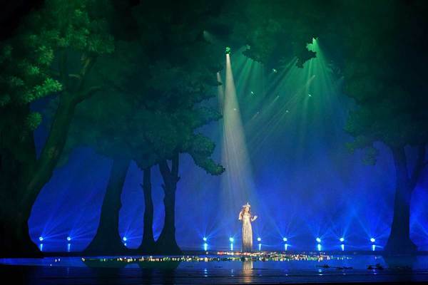Get a First Look of HYMN: Sarah Brightman In Concert from Fathom Events, in Theaters 11/8 Image