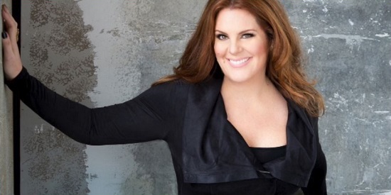 Interview: Julie Makerov and the Fine Art of Balancing Music and Life Image