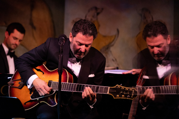 Photo Flash: John Pizzarelli & Jessica Molaskey Take the Stage at Café Carlyle Image