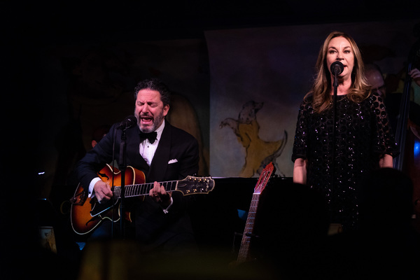 Photo Flash: John Pizzarelli & Jessica Molaskey Take the Stage at Café Carlyle 