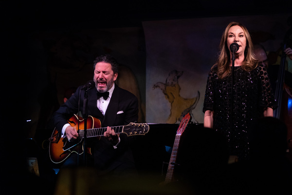 Photo Flash: John Pizzarelli & Jessica Molaskey Take the Stage at Café Carlyle Image