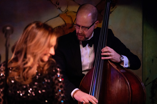 Photo Flash: John Pizzarelli & Jessica Molaskey Take the Stage at Café Carlyle Image