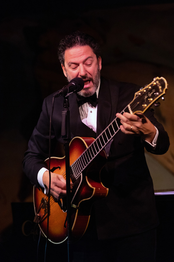 Photo Flash: John Pizzarelli & Jessica Molaskey Take the Stage at Café Carlyle Image