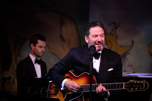 Photo Flash: John Pizzarelli & Jessica Molaskey Take the Stage at Café Carlyle Image