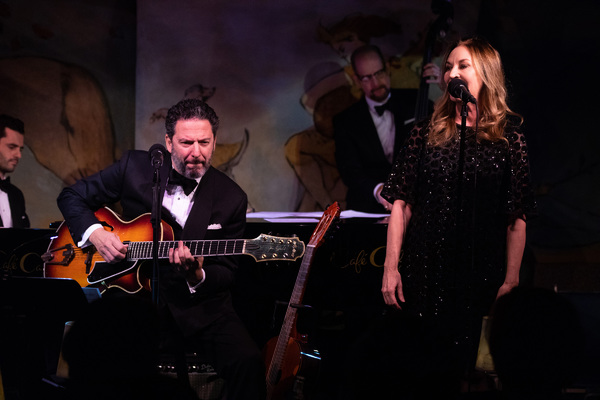 Photo Flash: John Pizzarelli & Jessica Molaskey Take the Stage at Café Carlyle Image
