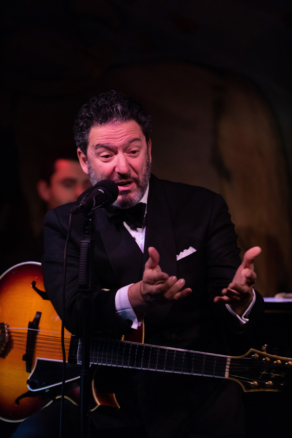 Photo Flash: John Pizzarelli & Jessica Molaskey Take the Stage at Café Carlyle Image