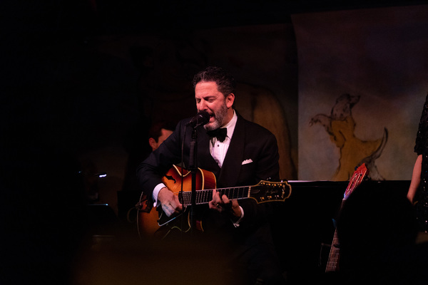Photo Flash: John Pizzarelli & Jessica Molaskey Take the Stage at Café Carlyle Image
