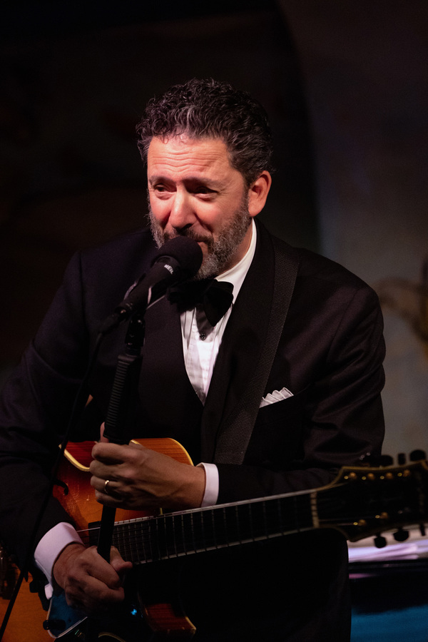 Photo Flash: John Pizzarelli & Jessica Molaskey Take the Stage at Café Carlyle Image