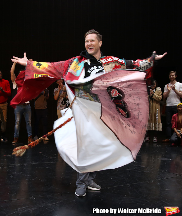 Exclusive Photo Coverage: Marty Lawson Receives the Legacy Robe for KING KONG! Image