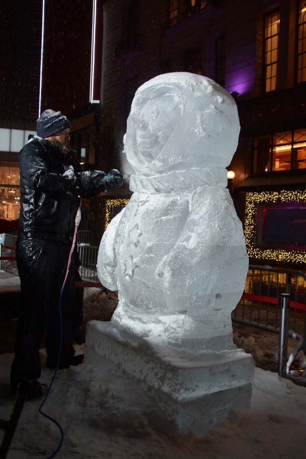 Photo Coverage: Macy's Herald Square Unveils Christmas Windows Image
