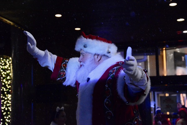 Photo Coverage: Macy's Herald Square Unveils Christmas Windows Image