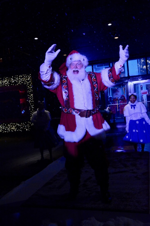 Photo Coverage: Macy's Herald Square Unveils Christmas Windows Image