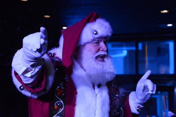 Photo Coverage: Macy's Herald Square Unveils Christmas Windows Image