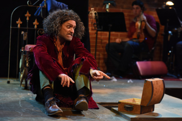 Photo Flash: OLIVER! Comes To Philadelphia For The Holidays At Quintessence! 