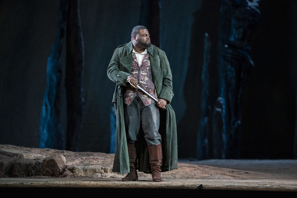 Photo Flash: Lyric Opera of Chicago Presents IL TROVATORE Image