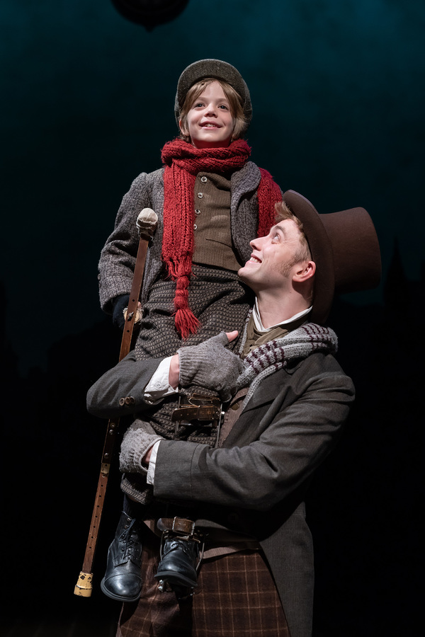 Photo Flash: A CHRISTMAS CAROL Returns to Ford's Theatre For The Holiday Season Image