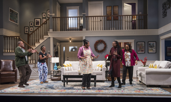 Photo Flash: First Look at Steppenwolf's FAMILIAR Image
