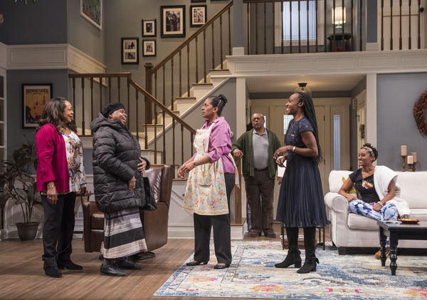 Photo Flash: First Look at Steppenwolf's FAMILIAR Image