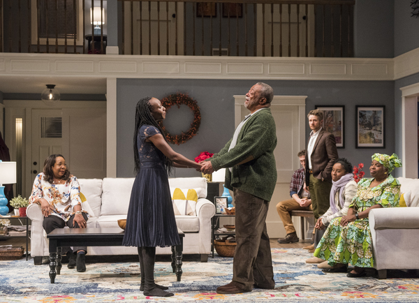 Photo Flash: First Look at Steppenwolf's FAMILIAR Image