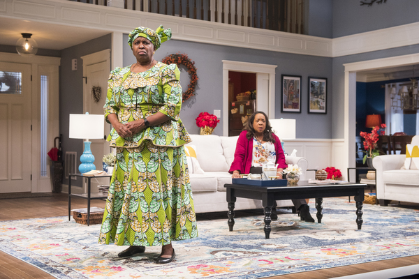 Photo Flash: First Look at Steppenwolf's FAMILIAR Image