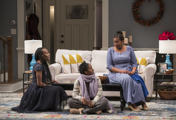 Photo Flash: First Look at Steppenwolf's FAMILIAR Image