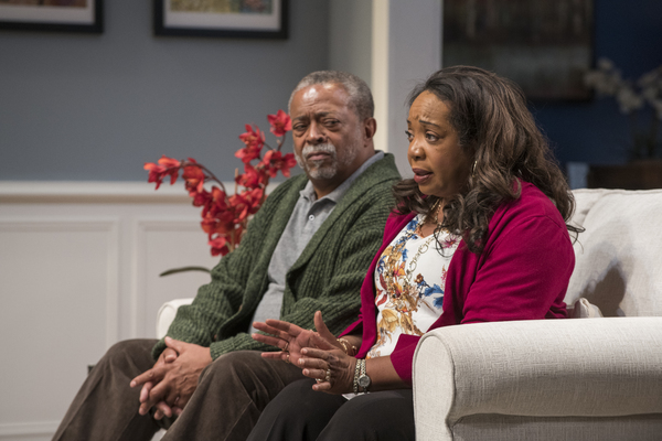 Photo Flash: First Look at Steppenwolf's FAMILIAR 