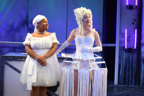 Photo Flash: First Look at Strawdog Theatre Company's THE REVOLUTIONISTS  Image